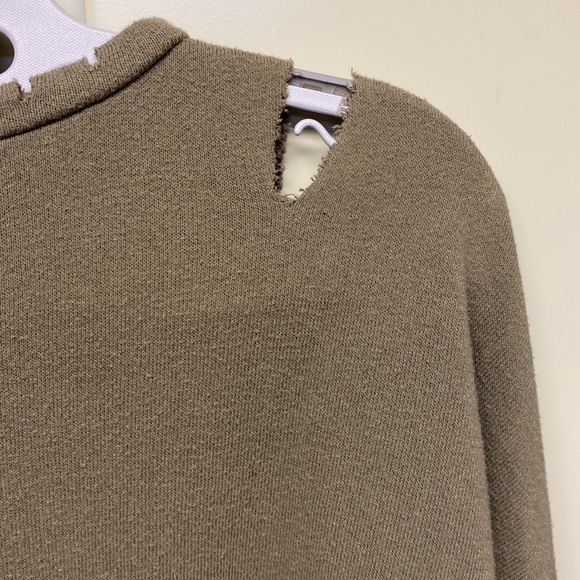 Active USA-Brand Distressed Cropped Sweatshirt in Size Large. - Picture 7 of 8